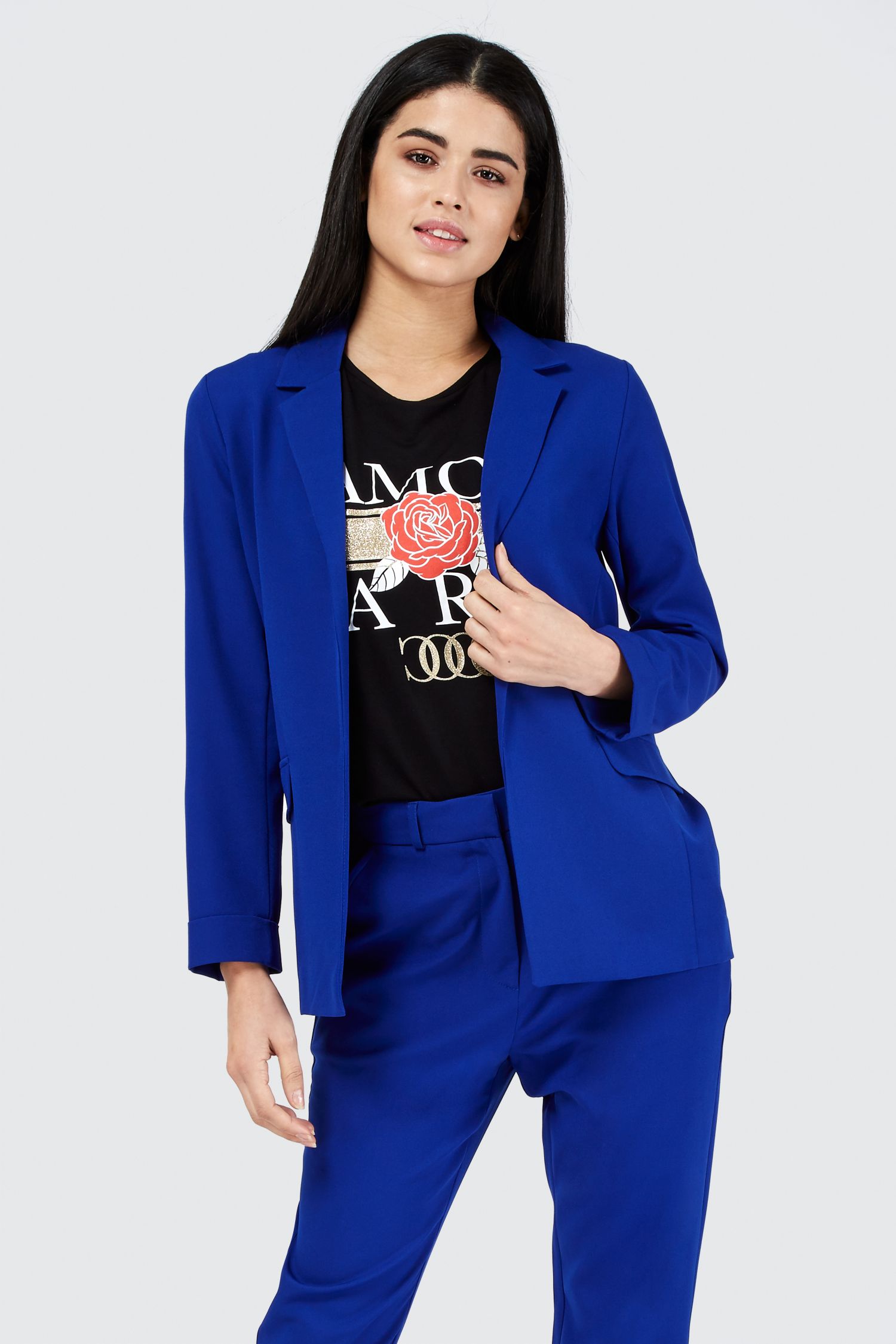 How to Accessorize Your Womens Blue Blazer